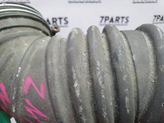 Патрубок воздушн.фильтра TOYOTA ISIS ZNM10 1ZZFE 17881-22080 3 ракурс