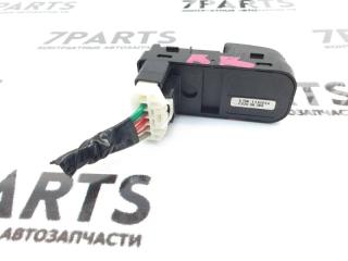 Блок упр. стеклоподьемниками правый задний MAZDA MPV LY3P ... 2 ракурс