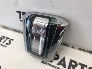 Эмблема TOYOTA ISIS ANM10 75311-44020 3 ракурс
