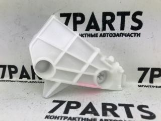 Запчасть крепление бампера заднее правое TOYOTA NOAH