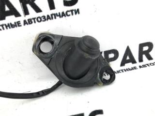 Кнопка открывания багажника MAZDA PREMACY CREW LF-VE 2 ракурс