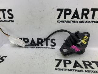Кнопка открывания багажника MAZDA PREMACY CREW LF-VE 3 ракурс