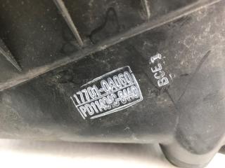 Корпус воздушного фильтра TOYOTA PRONARD MCX20 1MZFE 17700-0A101 2 ракурс