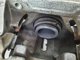 Суппорт правый задний HONDA STEPWGN RG1 K20A 43018-SFE-J11 4 ракурс