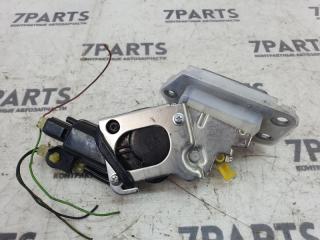 Замок 5-й двери SUZUKI SPLASH XB32S K12B 2 ракурс
