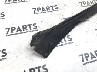 Уплотнительная резинка левая NISSAN LAUREL GC35 RB25DET 768615L320 2 ракурс