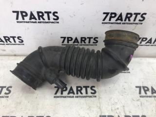 Патрубок воздушн.фильтра TOYOTA COROLLA NZE121 1NZ 17881-21080 2 ракурс Патрубок воздушн.фильтра TOYOTA COROLLA NZE121 1NZ 17881-21080 2 ракурс