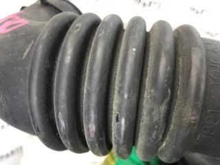 Патрубок воздушн.фильтра TOYOTA BB NCP31 1NZFE 17880-21010,17880-21060 3 ракурс