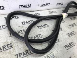 Уплотнительная резинка TOYOTA CROWN JZS171 1JZGTE 64461-30280 2 ракурс