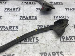 Уплотнительная резинка правая задняя NISSAN LAUREL GC35 RB25DET 828305L300 5 ракурс