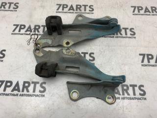 Запчасть крепление капота переднее NISSAN SERENA