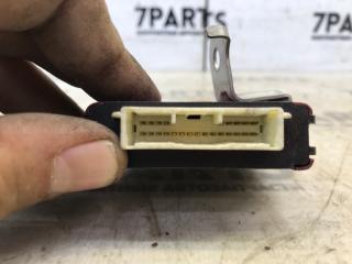 Блок управления TOYOTA WISH ZNE10 89960-68060 3 ракурс