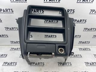 Запчасть консоль магнитофона NISSAN AVENIR 1991
