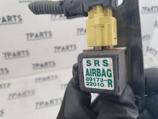 Датчик airbag правый TOYOTA CHASER GX100 1GFE 89173-22010 3 ракурс