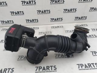 Патрубок воздушн.фильтра TOYOTA AVENSIS AZT250 1AZFSE 17881-0H040 2 ракурс Патрубок воздушн.фильтра TOYOTA AVENSIS AZT250 1AZFSE 17881-0H040 2 ракурс