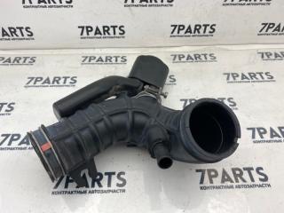 Патрубок воздушн.фильтра TOYOTA SIENTA NCP81 1NZFE 17880-21071,17880-21071 2 ракурс Патрубок воздушн.фильтра TOYOTA SIENTA NCP81 1NZFE 17880-21071,17880-21071 2 ракурс