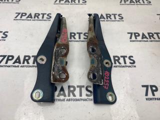 Запчасть крепление капота NISSAN SERENA 1998