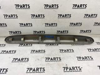 Накладка 5-й двери MITSUBISHI COLT PLUS Z23W 4A91 5 ракурс
