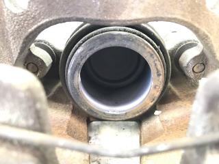 Суппорт правый передний MAZDA AXELA BK5P ZYVE BPYK3361XA 4 ракурс