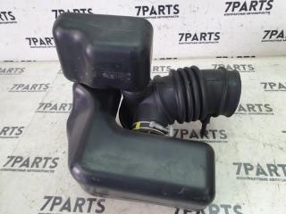 Патрубок воздушн.фильтра MITSUBISHI PROUDIA S32A 6G74 3 ракурс