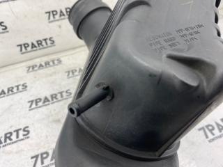 Патрубок воздушн.фильтра TOYOTA CRESTA GX100 1GFE 3 ракурс