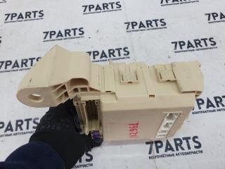 Блок предохранителей TOYOTA CAMRY ACV40 2AZFE 82730-33D20 3 ракурс