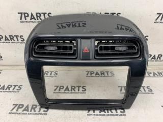 Консоль магнитофона MITSUBISHI MIRAGE A05A 3A90 1 ракурс