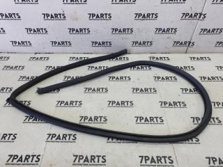 Уплотнение дверное правое переднее MITSUBISHI PAJERO V65W 6G74 MR437150 2 ракурс