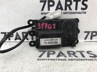Сервопривод заслонок печки MAZDA DEMIO DW5W HB601D209 1 ракурс