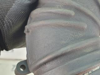 Патрубок воздушн.фильтра TOYOTA WISH ZNE14 1ZZFE 17881-22080 5 ракурс Патрубок воздушн.фильтра TOYOTA WISH ZNE14 1ZZFE 17881-22080 5 ракурс