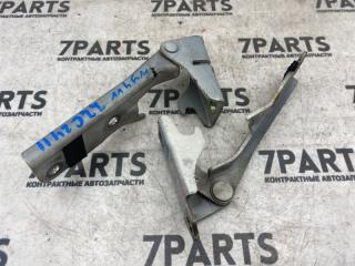 Крепление капота MITSUBISHI CHARIOT GRANDIS N94W 4G64 3 ракурс