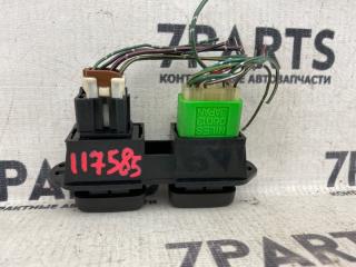 Кнопка аварийной сигнализации MITSUBISHI ETERNA E57A 4D68 3 ракурс
