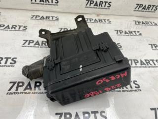 Блок предохранителей TOYOTA ESTIMA MCR30 1MZFE 3 ракурс