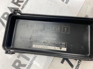Блок предохранителей TOYOTA ESTIMA MCR30 1MZFE 5 ракурс