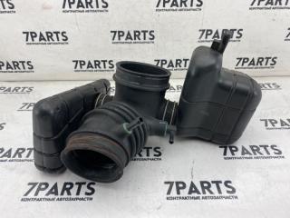 Патрубок воздушн.фильтра MITSUBISHI DIAMANTE F36A 6G72 1505A210 1 ракурс