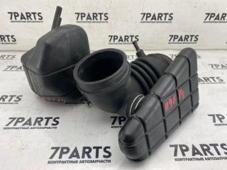 Патрубок воздушн.фильтра MITSUBISHI DIAMANTE F36A 6G72 1505A210 2 ракурс