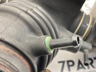 Патрубок воздушн.фильтра MITSUBISHI DIAMANTE F36A 6G72 1505A210 5 ракурс