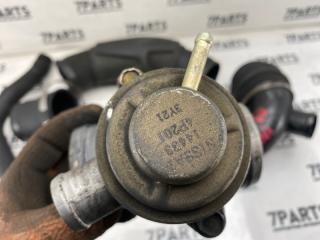 Патрубок воздушн.фильтра NISSAN CIMA HF50 VQ30DET 4 ракурс