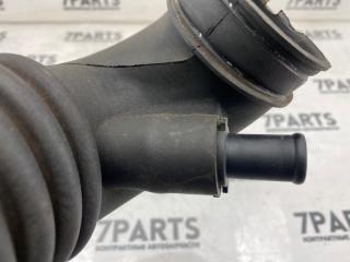 Патрубок воздушн.фильтра TOYOTA VITZ NCP10 2NZFE 17881-21010 3 ракурс