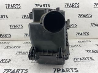 Корпус воздушного фильтра TOYOTA ISIS ZGM11 3ZRFAE 17700-37270 2 ракурс Корпус воздушного фильтра TOYOTA ISIS ZGM11 3ZRFAE 17700-37270 2 ракурс