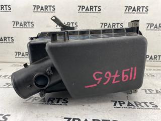 Корпус воздушного фильтра TOYOTA ISIS ZGM10 2ZRFAE 17700-37270 5 ракурс Корпус воздушного фильтра TOYOTA ISIS ZGM10 2ZRFAE 17700-37270 5 ракурс