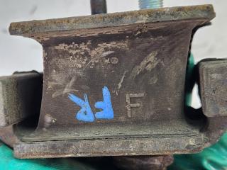 Подушка двигателя правая передняя TOYOTA DYNA XZU730 N04C 12361-58131 4 ракурс