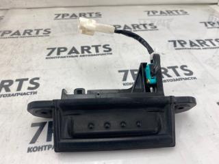 Кнопка открывания багажника TOYOTA ALTEZZA GXE15 1GFE 69023-53010 3 ракурс