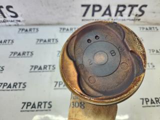 Поршень с шатуном TOYOTA CELSIOR UCF31 3UZFE 2 ракурс Поршень с шатуном TOYOTA CELSIOR UCF31 3UZFE 2 ракурс