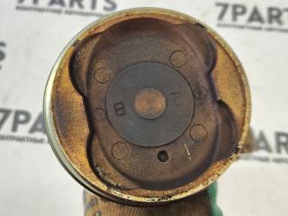 Поршень с шатуном TOYOTA CELSIOR UCF31 3UZFE 2 ракурс Поршень с шатуном TOYOTA CELSIOR UCF31 3UZFE 2 ракурс