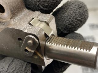 Натяжитель цепи грм NISSAN MARCH K13 HR12DE 130701HC1A 5 ракурс