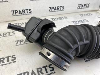 Патрубок воздушн.фильтра NISSAN SERENA HFC26 MR20DD 165761VA0A 2 ракурс