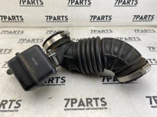 Патрубок воздушн.фильтра NISSAN SERENA HFC26 MR20DD 165761VA0A 4 ракурс