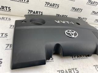 Пластиковая крышка на двс TOYOTA ALLION NZT260 1NZFE 2 ракурс
