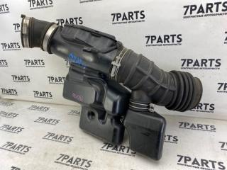 Патрубок воздушн.фильтра NISSAN CEDRIC MY34 VQ25DD 16576CR400 3 ракурс